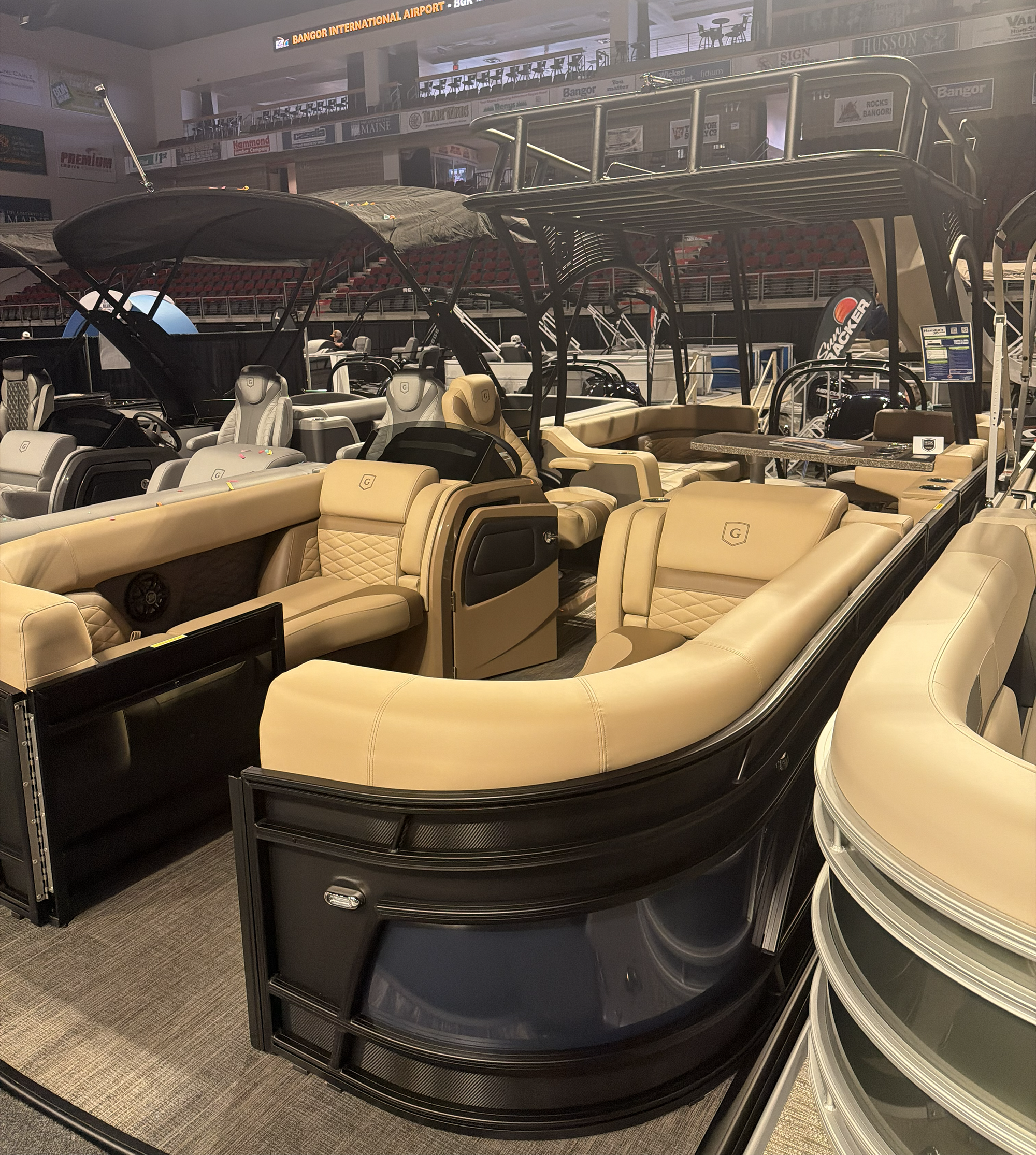 2026 Godfrey MC235SDB Tripletoon - Pacific Smooth/Carbon Fiber